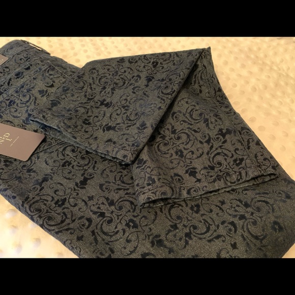 NWT NYDJ Slim Straight ‘Indigo Medallion’ Jeans 4 - Picture 9 of 9